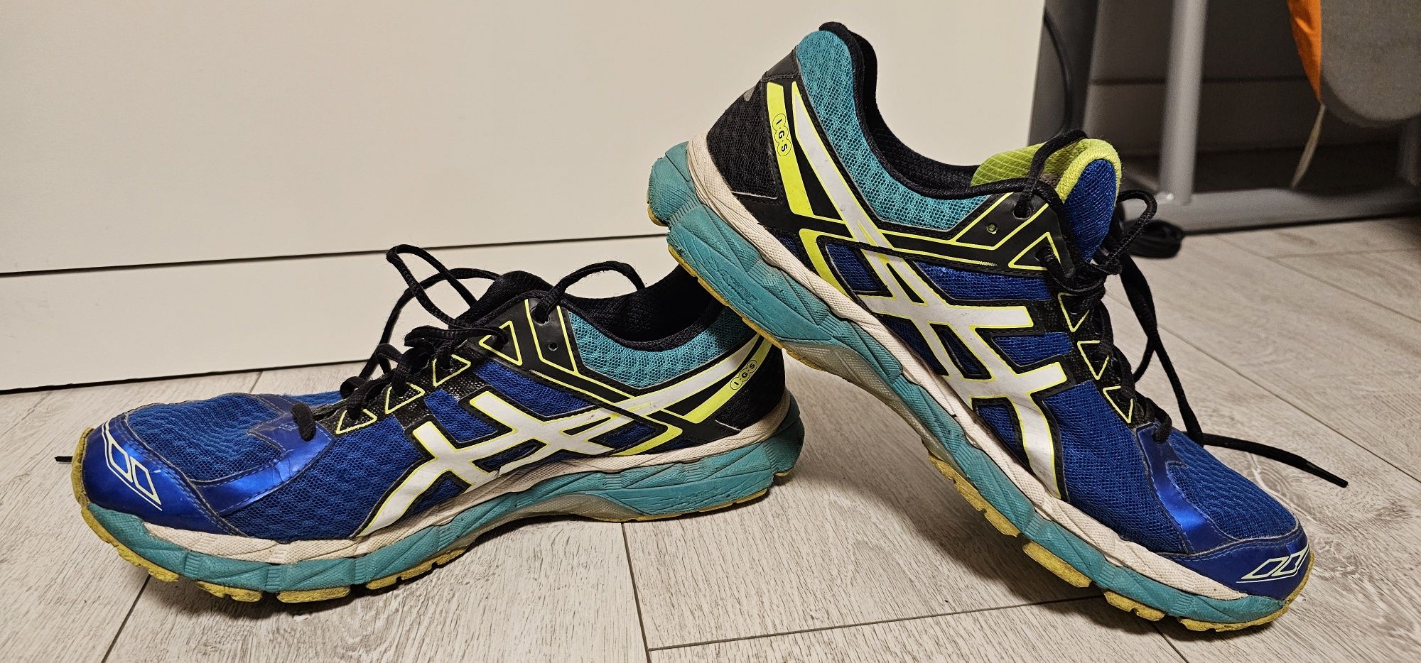 ASICS GEL  - SURVEYOR 4 męskie buty sportowe rozmiar 44 wkładka 28cm