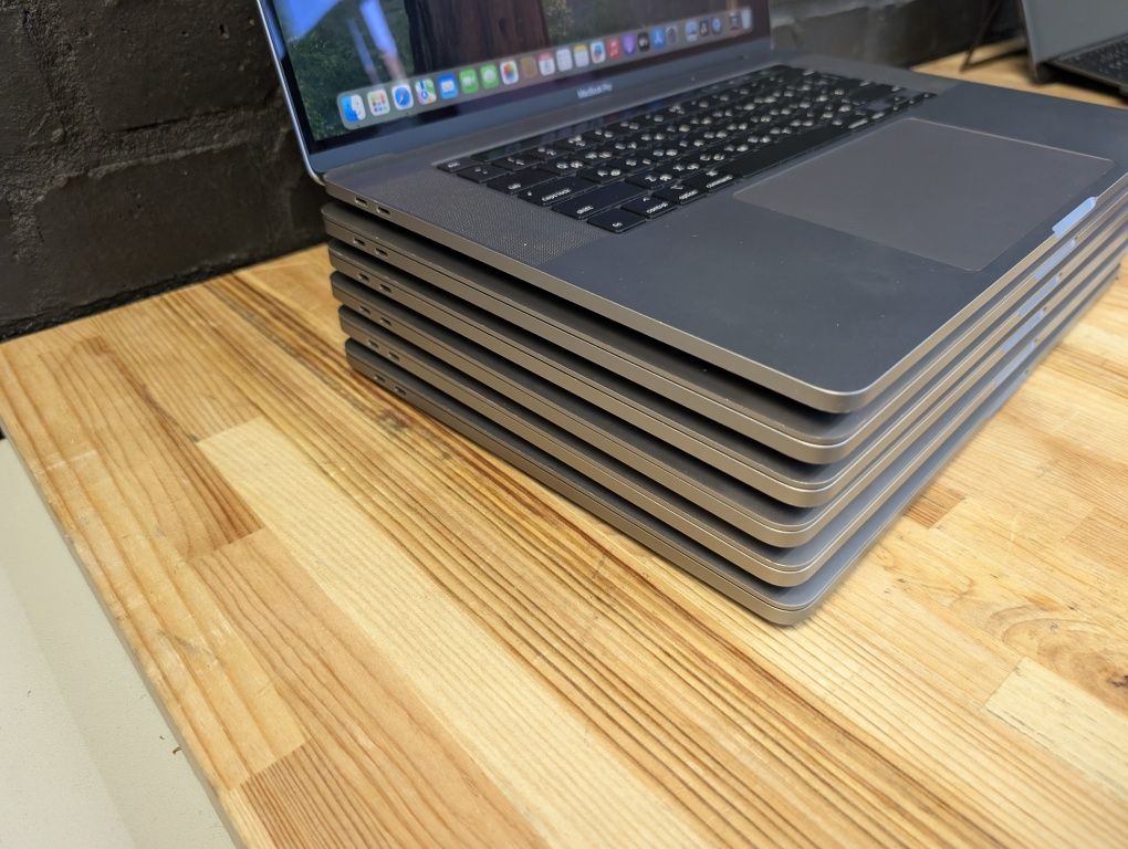 Ноутбук Apple MacBook Pro 16" (A2141, 2019) Потужний ноутбук для робот