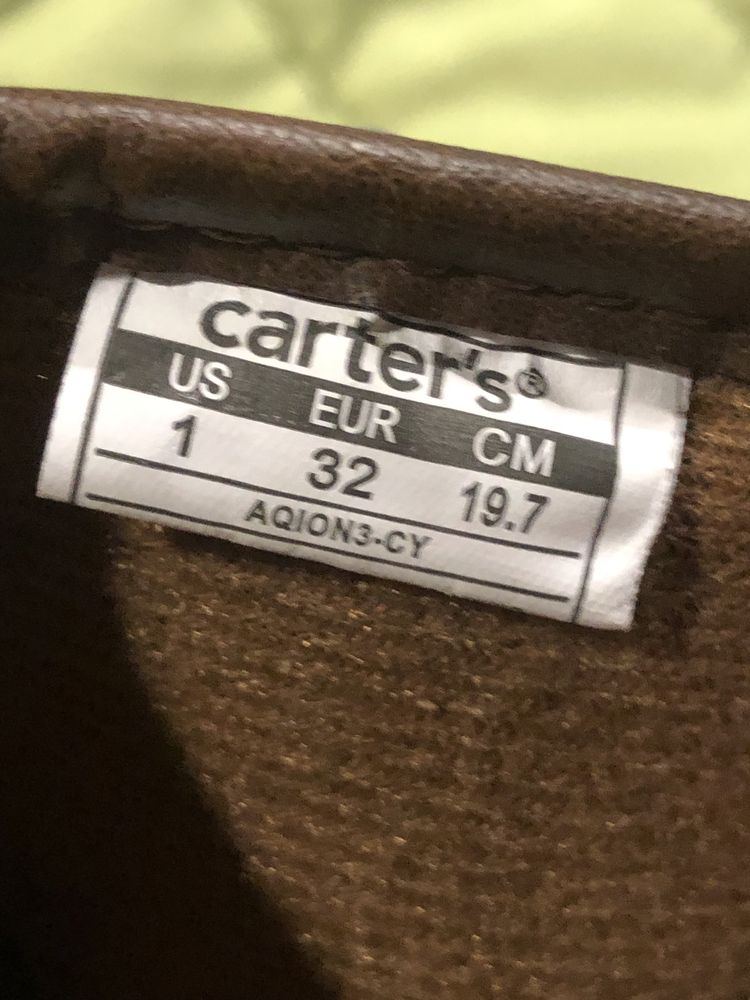 Продам новые детские весенние ботинки Carters для девочки