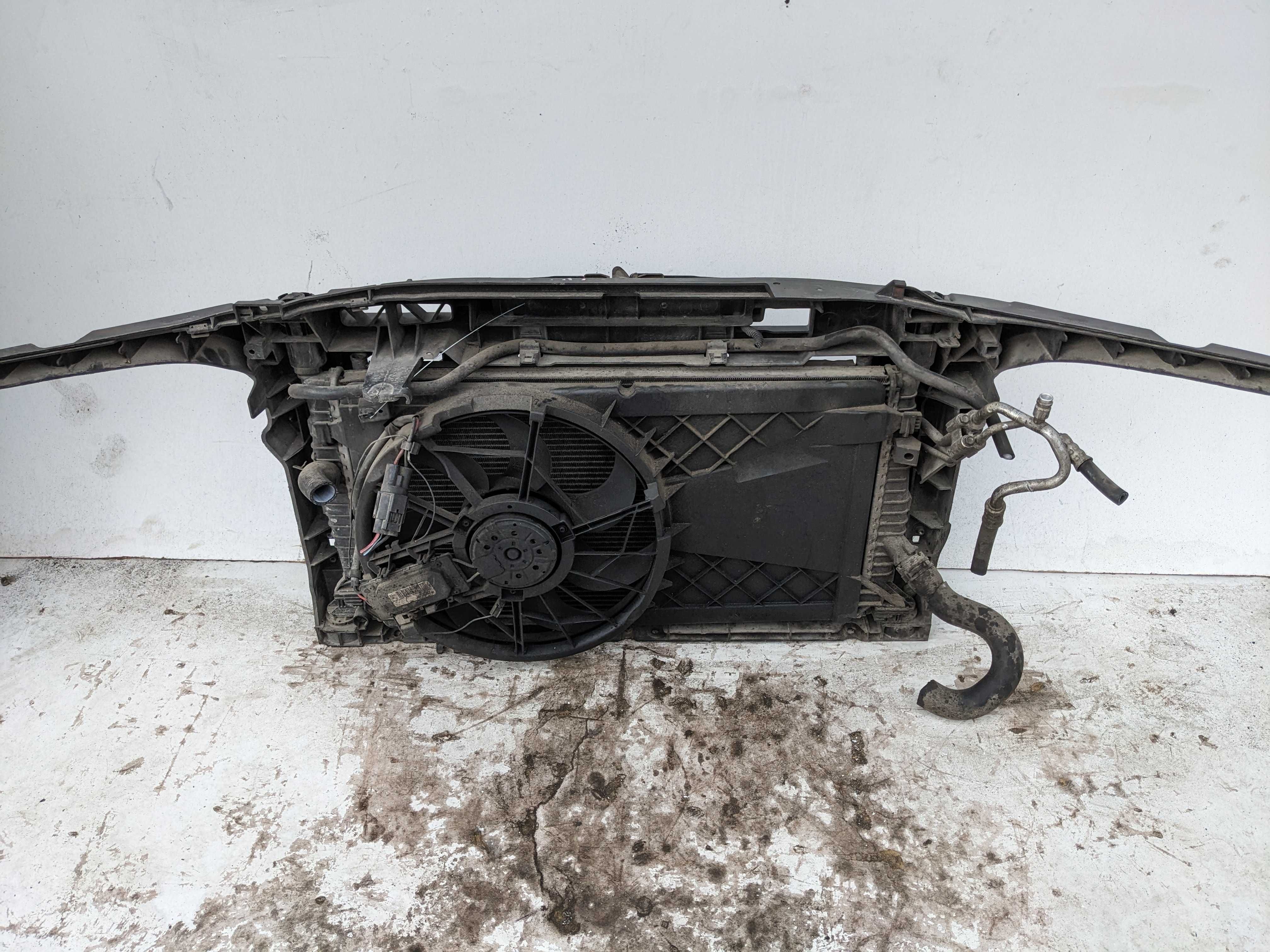 Mazda 3 BK I 1.6 16V Pas Przedni Wzmocnienie Chłodnica Wentylator