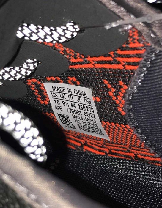 Buty Adidas yeezy boost 350 V2 HQ7045  nr 44/28cm