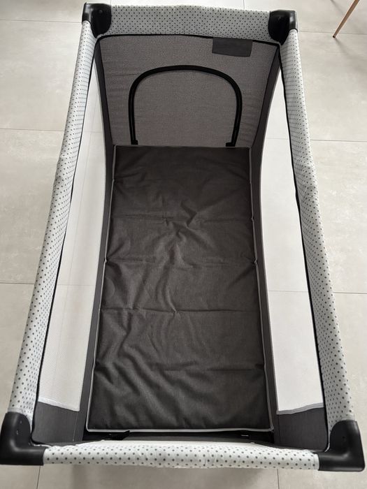 Kinderkraft Leody - dwupoziomowe łóżeczko turystyczne + materacyk