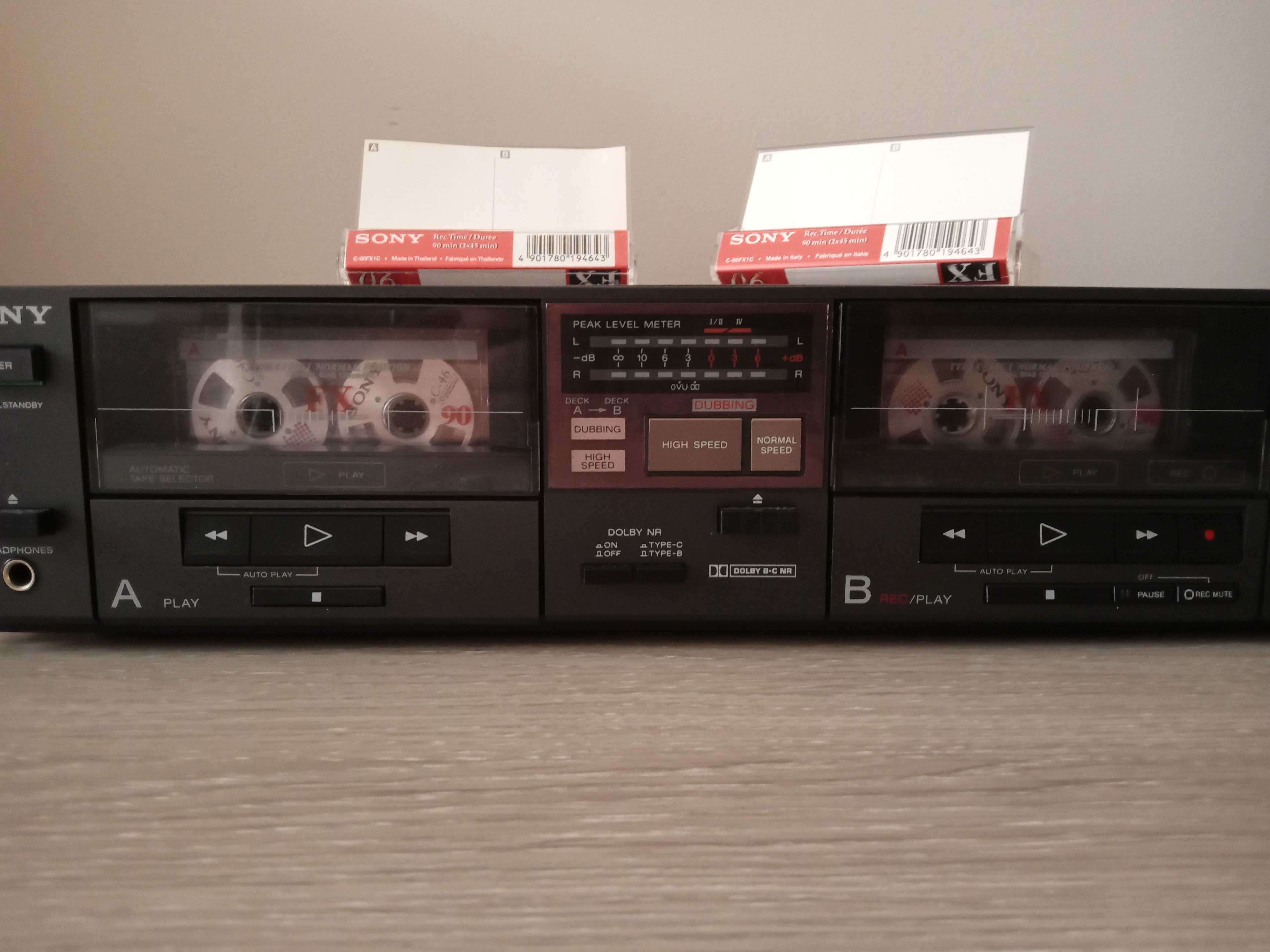 Kaseta magnetofonowa Sony FX 90 - srebrne szpulki.