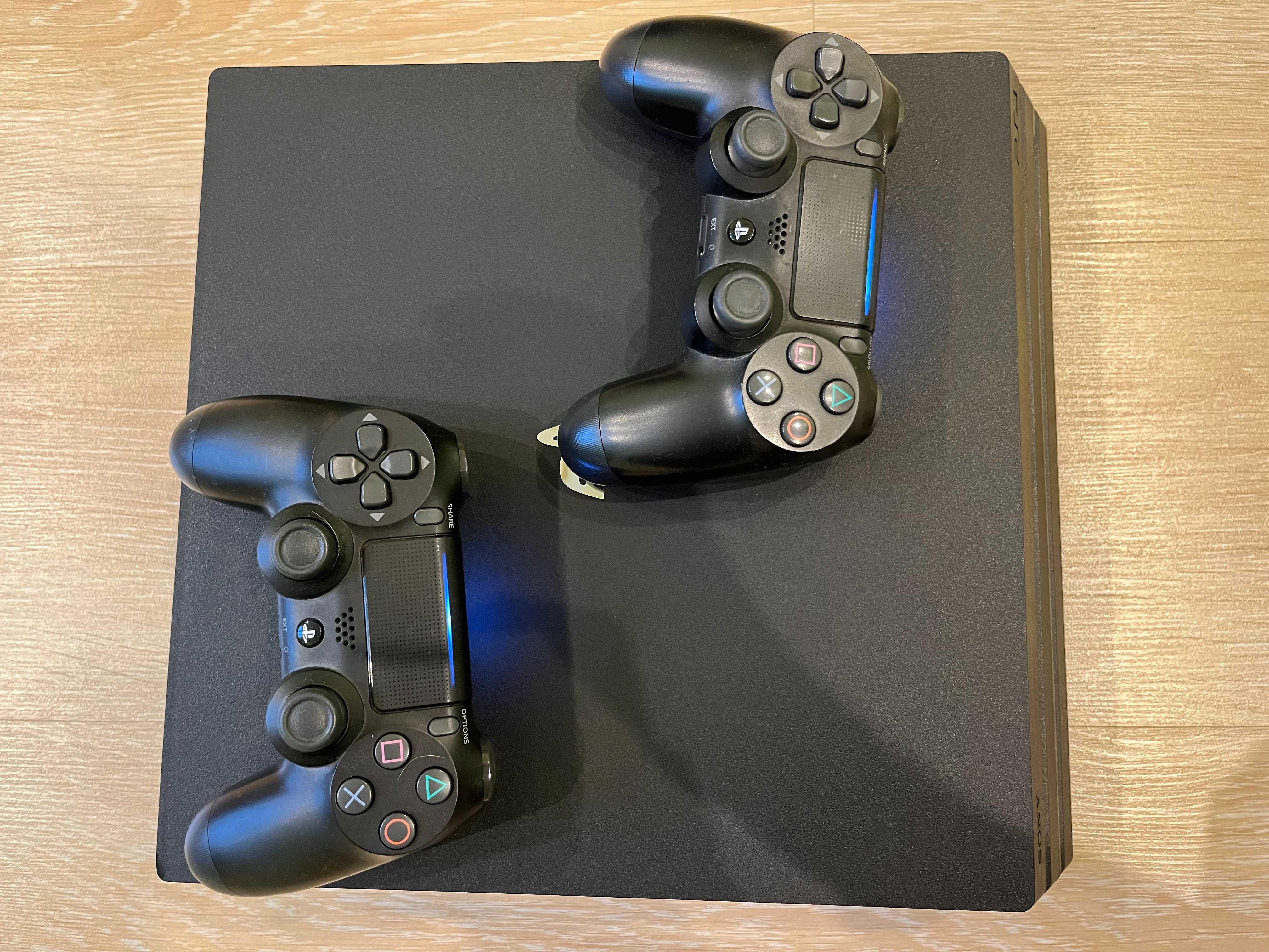 Продам Sony Playstation 4 Pro 1 tb з 2-а джойстиками