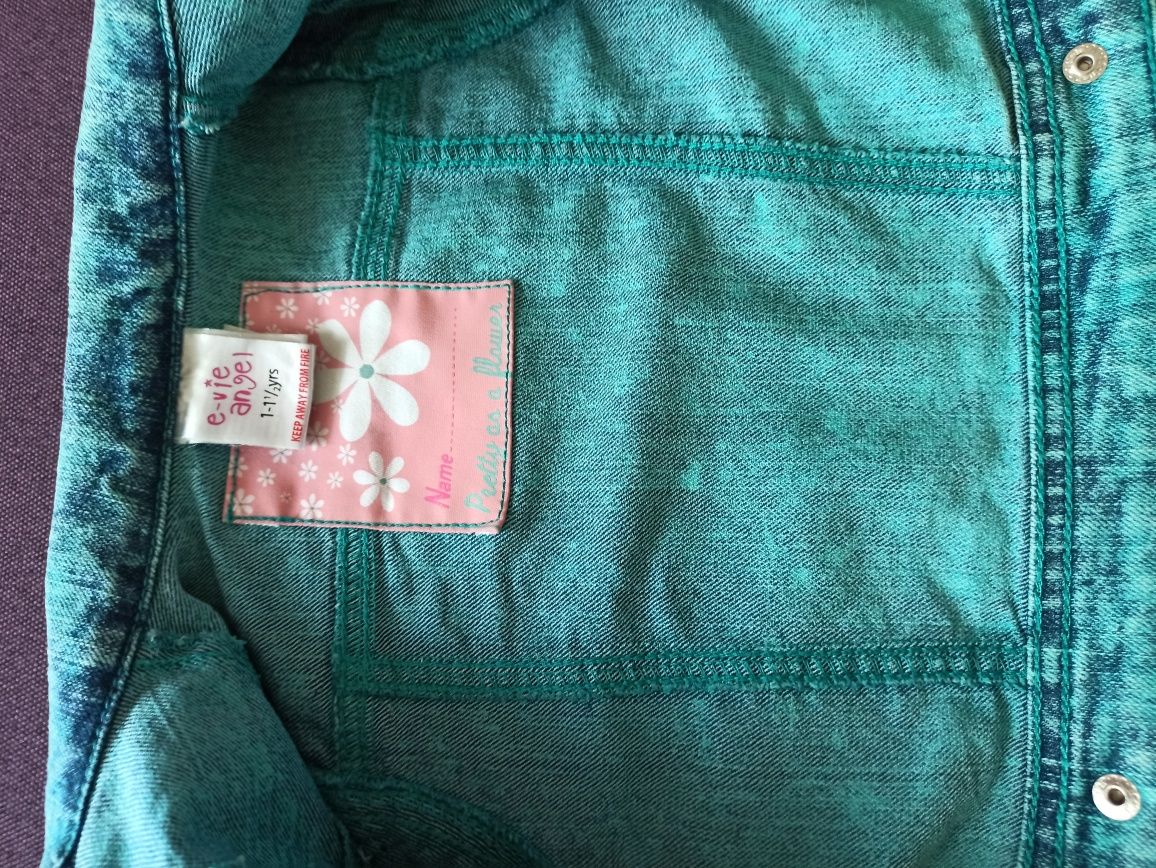 Джинсова куртка на  1-1,5 роки