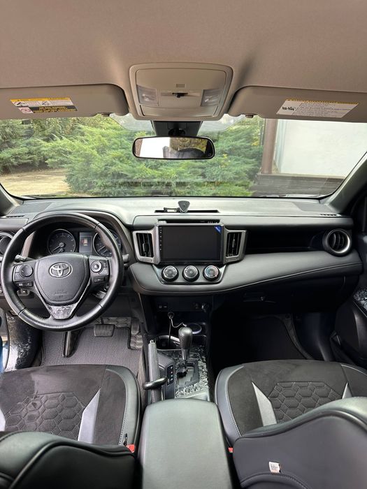 Продам Toyota RAV4 2017