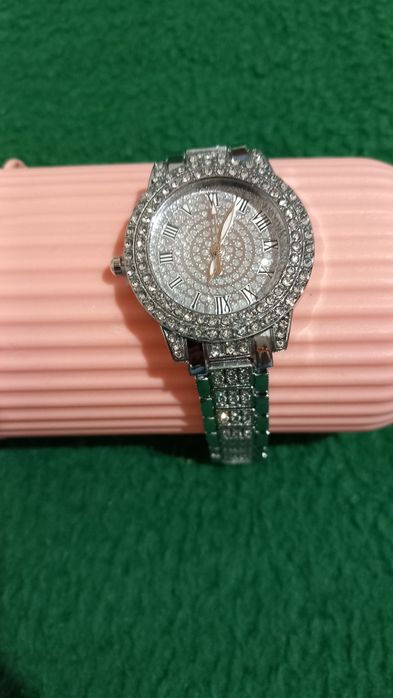 Conjunto brilhante prateado