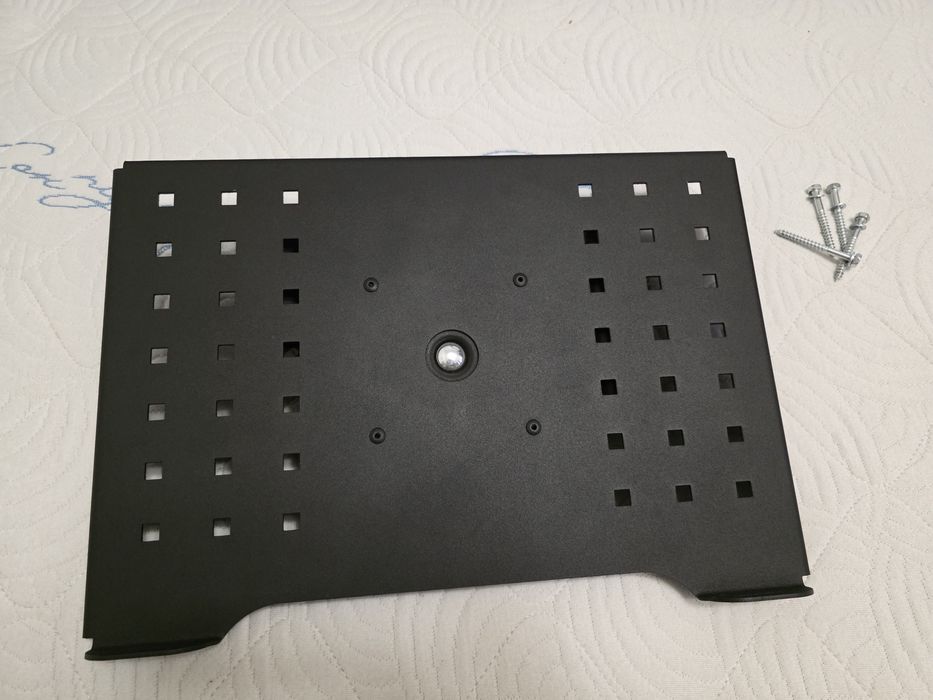 Подвесная полка для ноутбука с креплением на стену