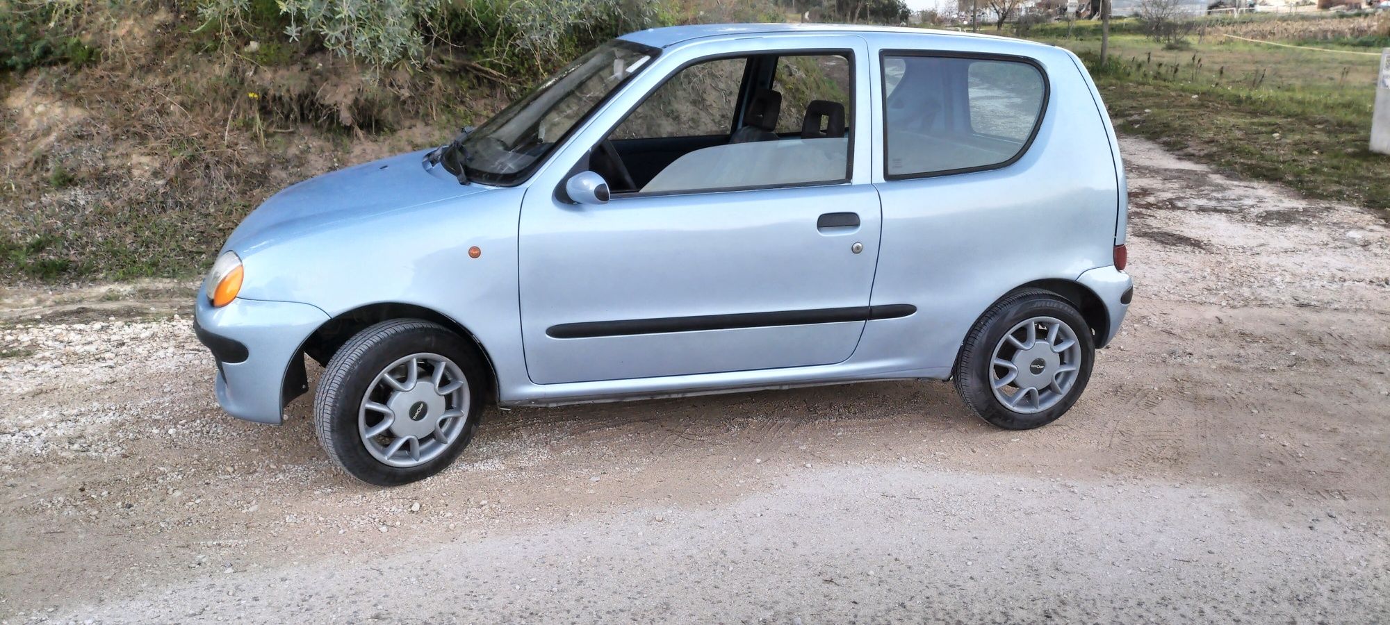 Fiat seicento          .