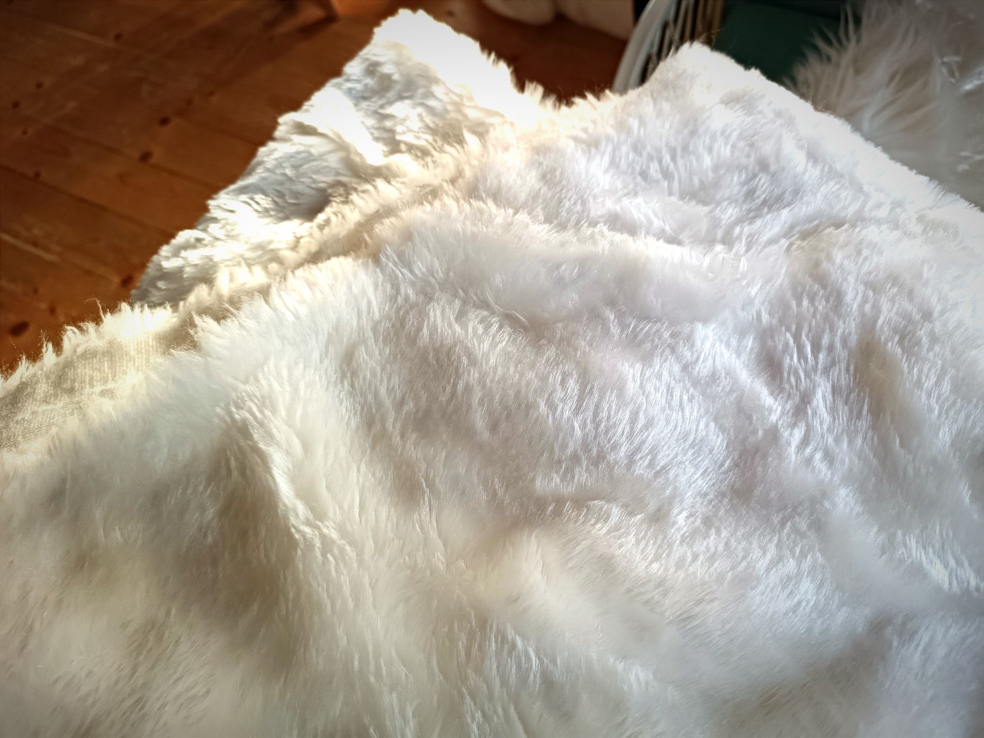 Tkanina Futro sztuczne białe perłowe gronostaj lis kupon 1,83 x 1,6 m