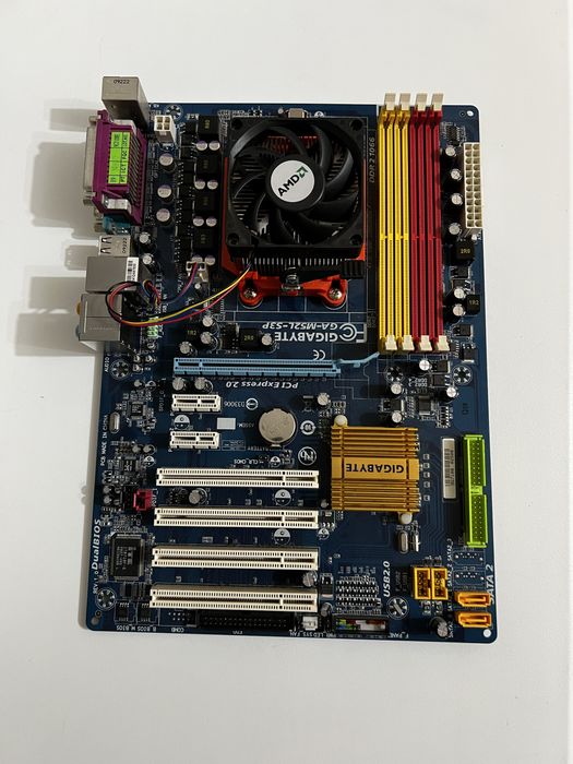 Материнська плата Gigabyte GA-M52L-S3P