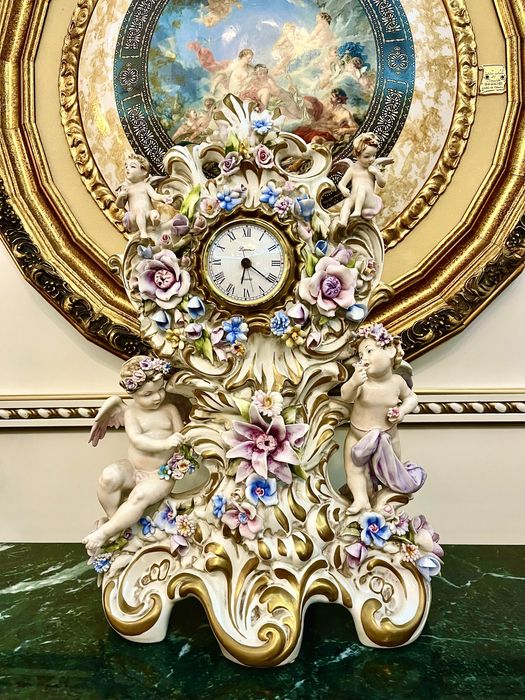 Статуэтки и часы. Villari. Италия.