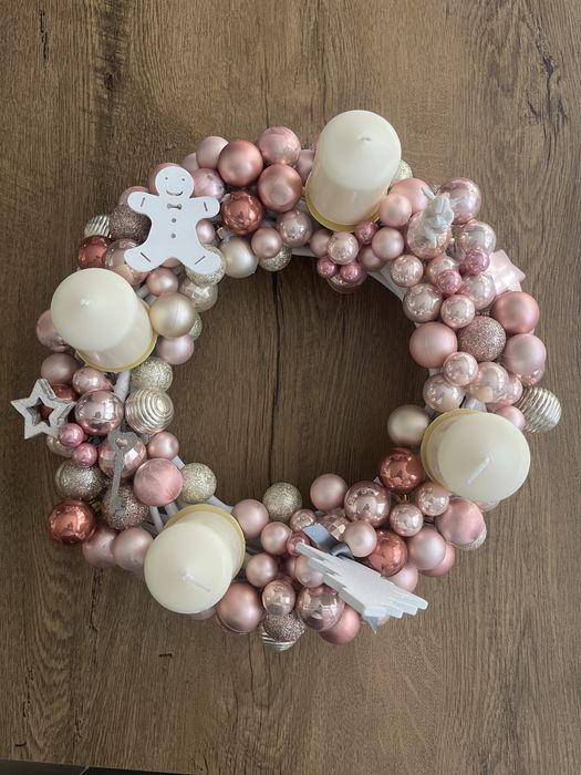 Adwentowy wianek świąteczny ze świecami Boże Narodzenie