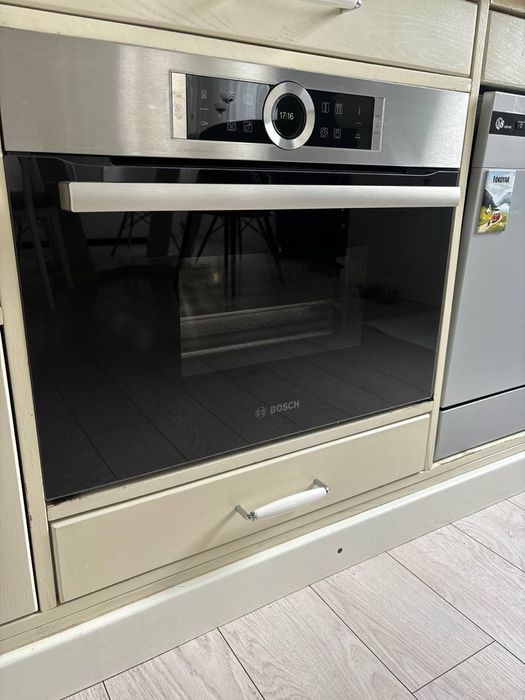 Продам духова шафа, вбудовувану пароварку Bosch Serie 8 CDG634AS