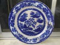 Antigo prato ceramica decorativo pintado à mão