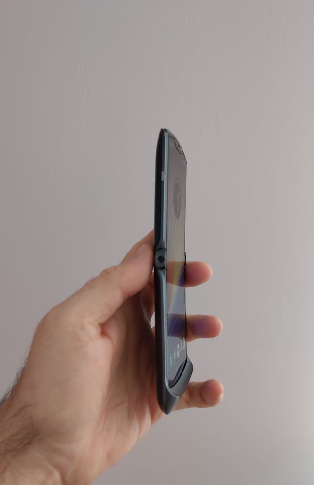 Motorola razr 5 g