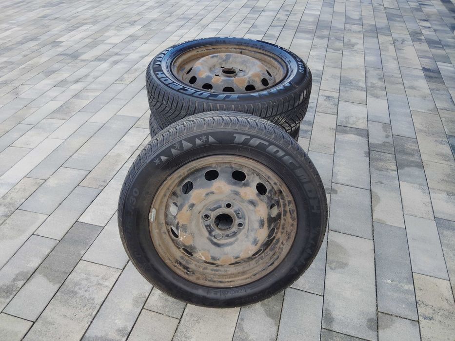 Koła 15 cali 4x100 54,1 ET50 z oponami zimowymi 185/60 R15