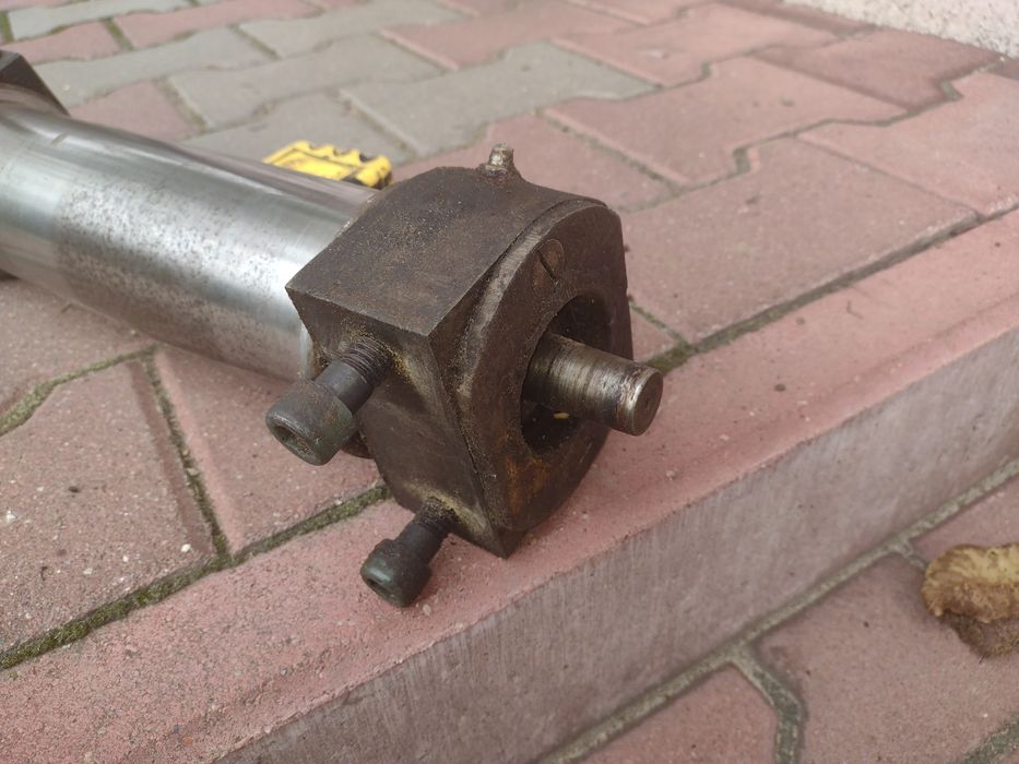 Wałek zdemontowany z wiertarki poziomej