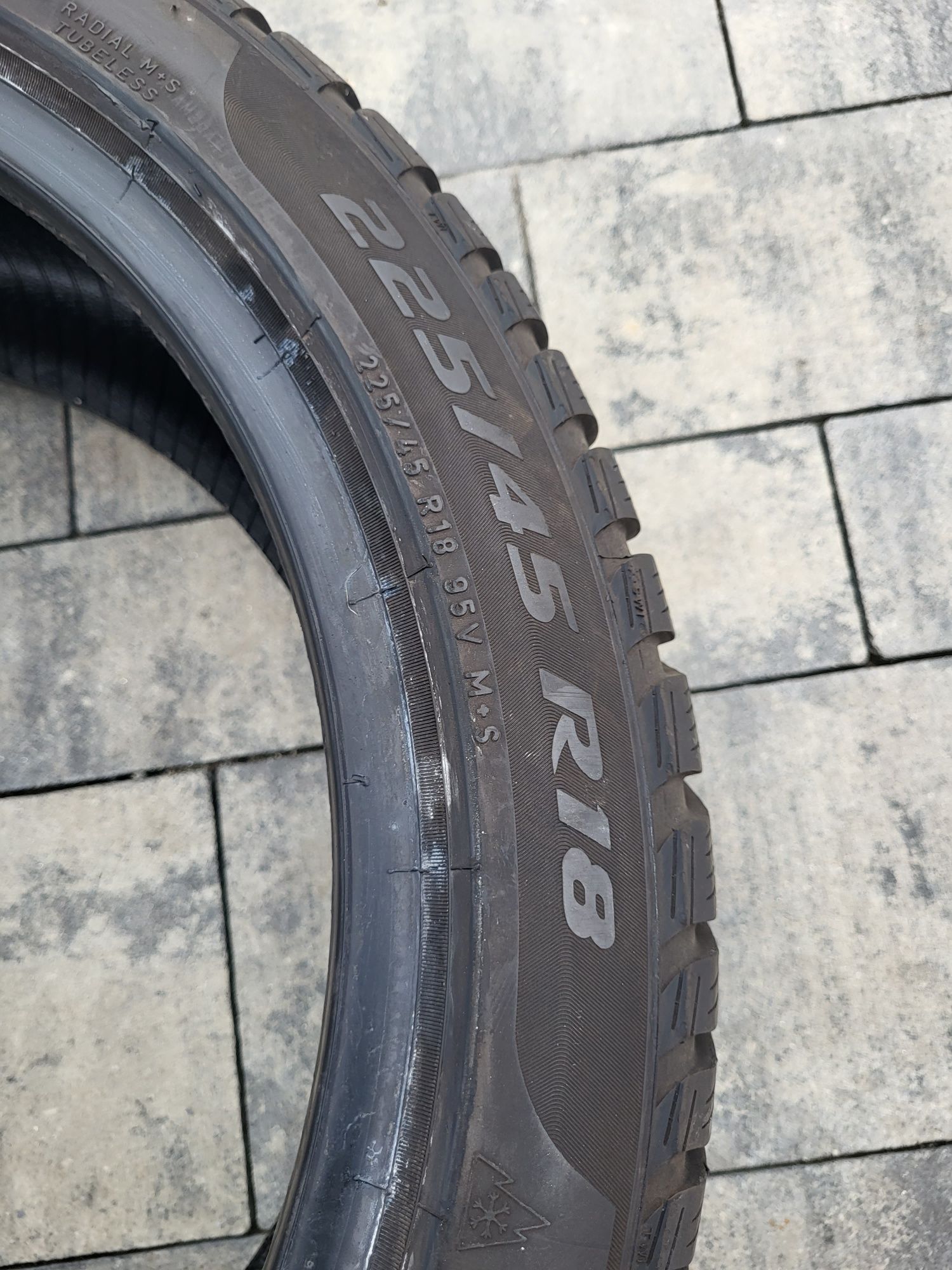 Opona 1szt 225/45R18 Pirelli Sottozero 3 Bieżnik 6.5mm 2019r