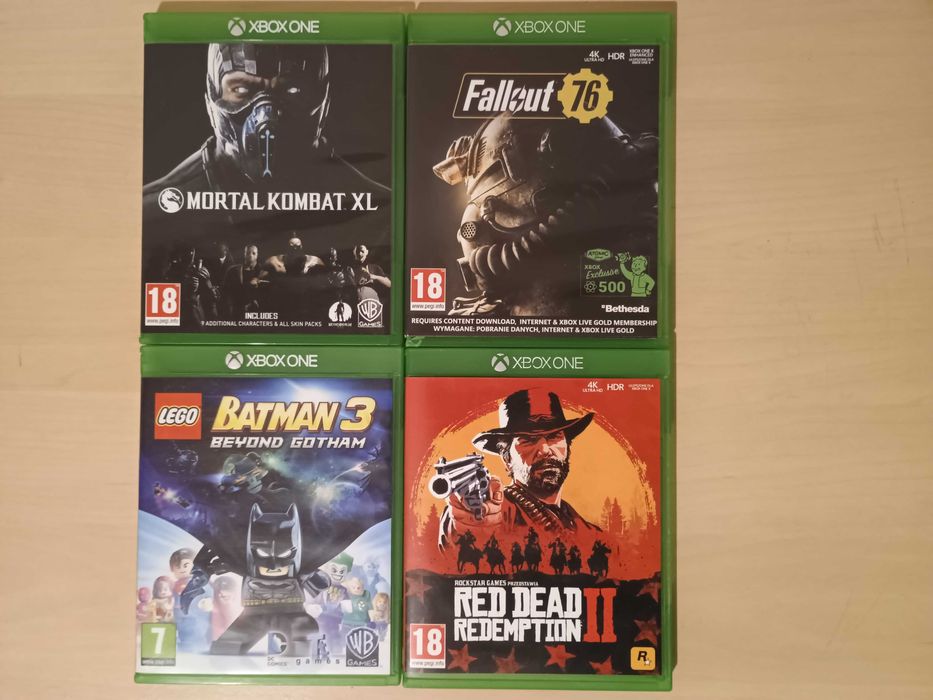 Xbox One S 500GB (oryginalne opakowanie) + 2 pady + kable + 4 gry