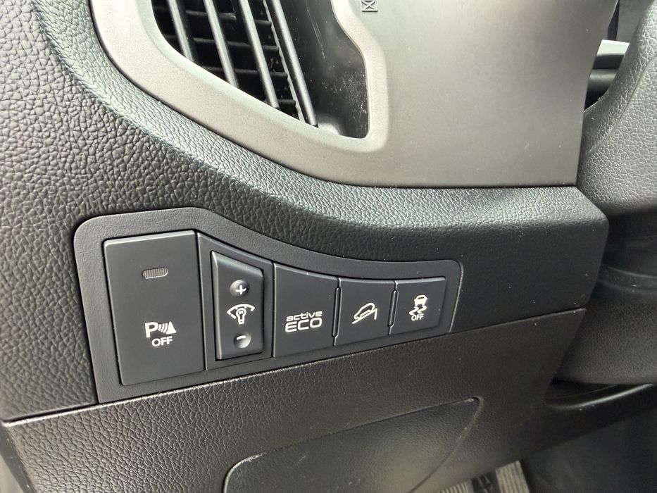 Kia Sportage 12 місяць 2013 2л газ/бензин автомат