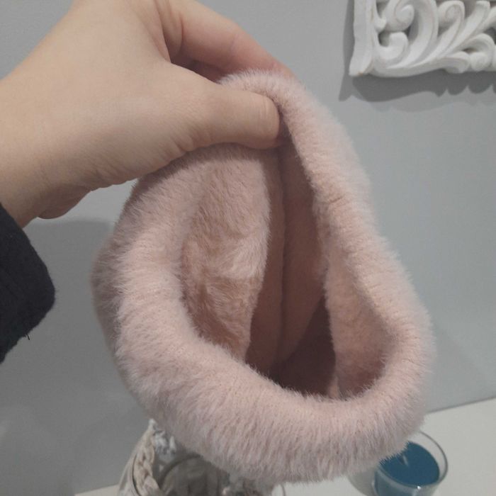 Czapka damska zimowa z pomponem