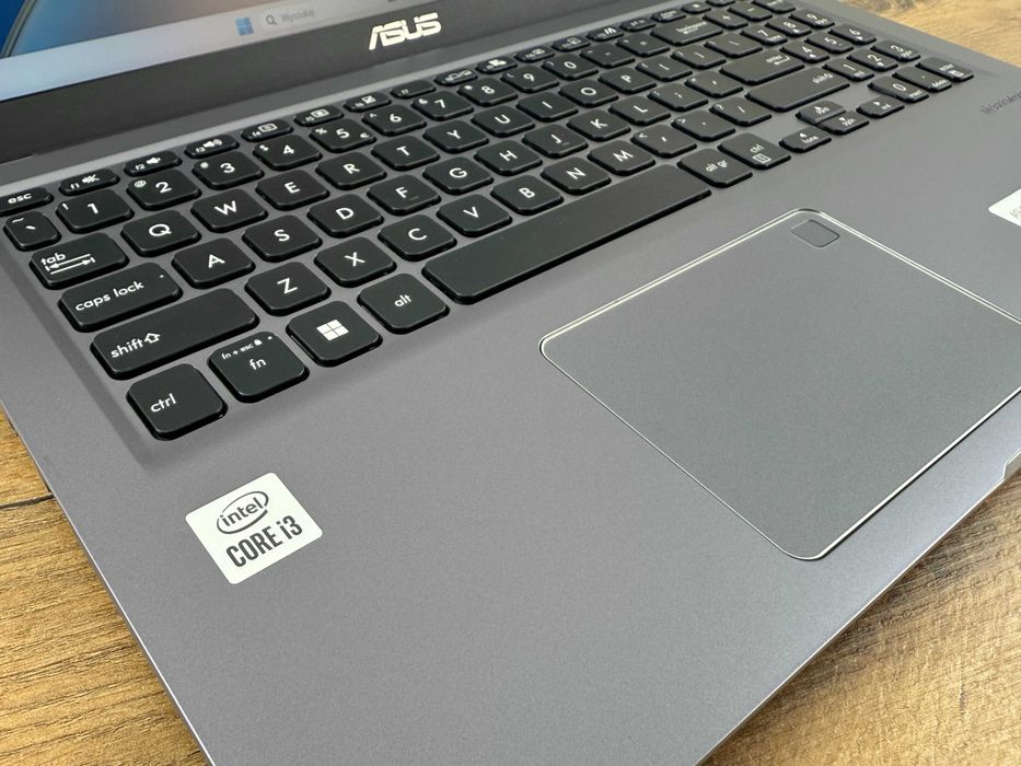 1405 Asus 15cali, CORE i3-1005G1, 8x 3.40GHz, SSD M2 -250GB, JAK NOWY!