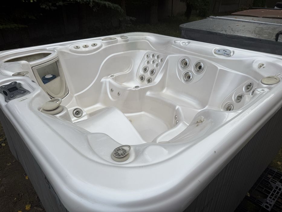 Jacuzzi hotspring mega okazja totalne czyszczenie magazynu