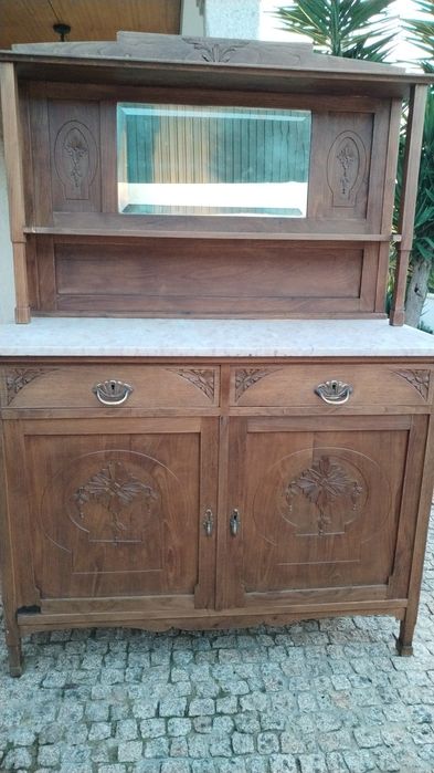 Móvel antigo (+180 anos)