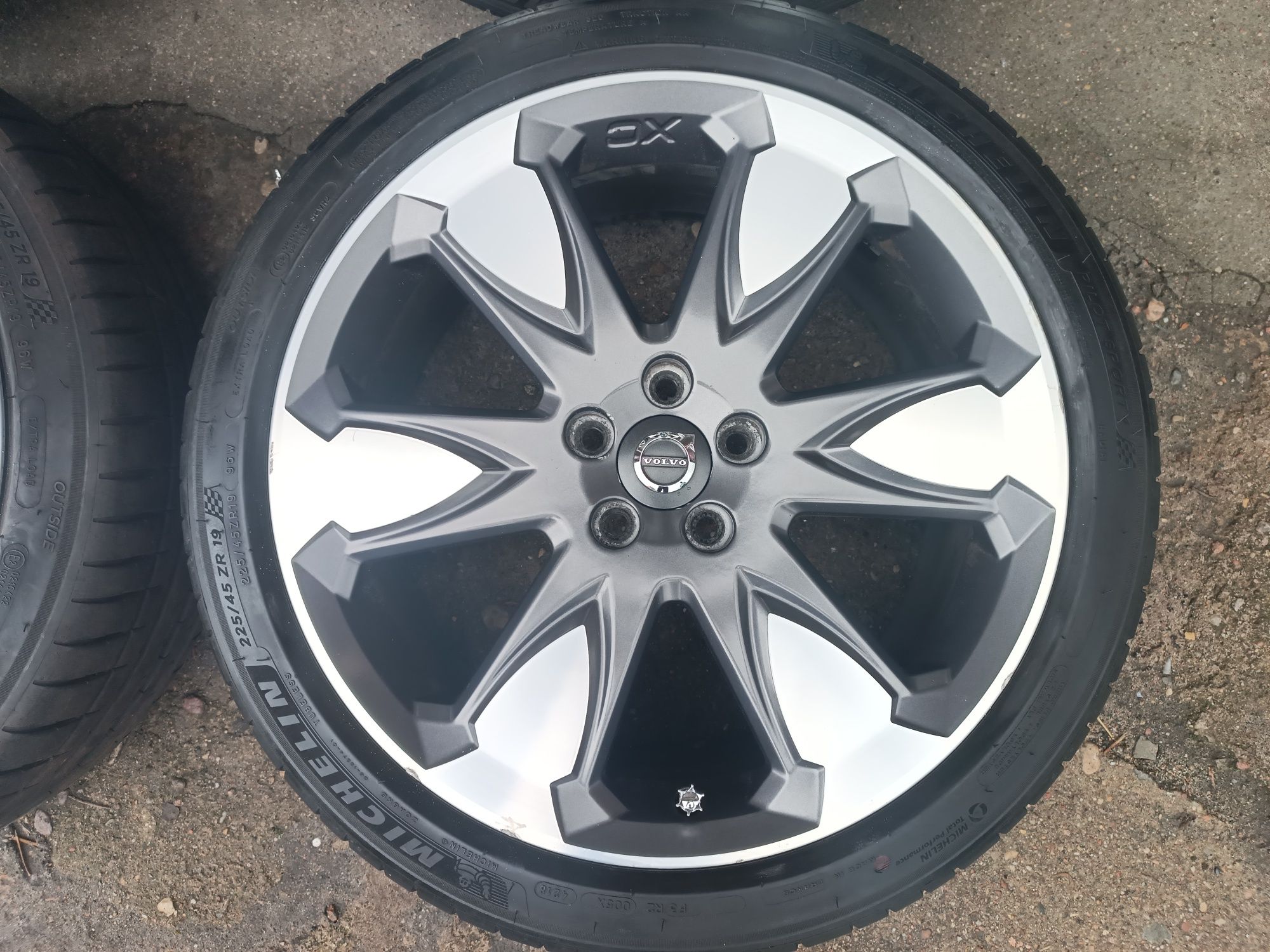 Koła 19 Volvo 5x108 V70 XC70 225/45/19 Erakir ET55 V60 XC60 8jx19 Ford