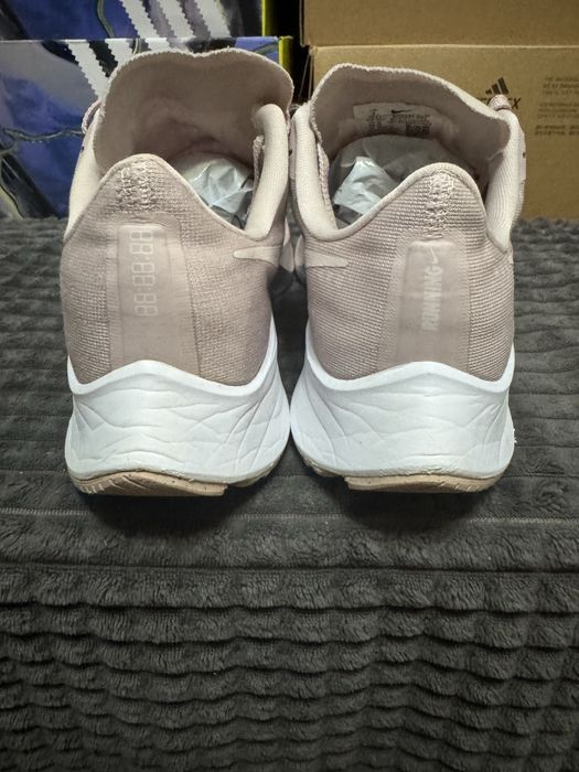 Жіночі кросівки Nike Air Zoom Pegasus 37 40,5(26см) оригінал