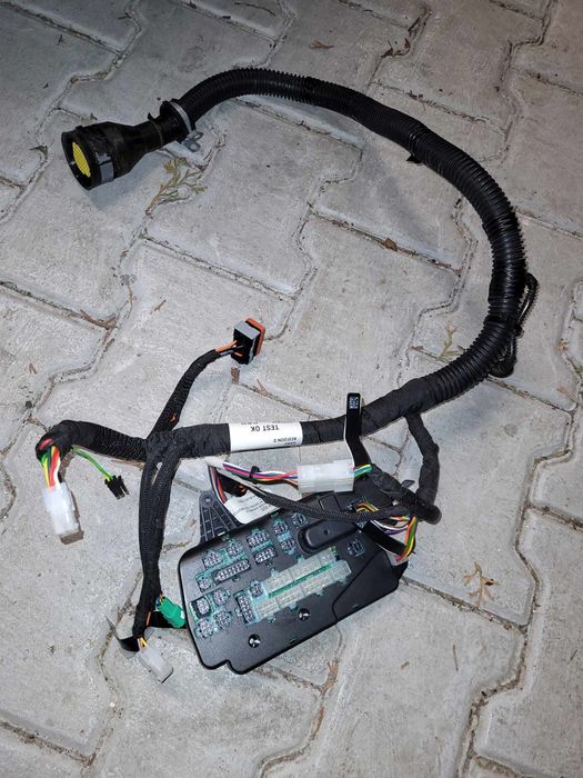 ELEKTRONICZNA JEDNOSTKA CNH wiązka elektryczna podłokietnik new hollan