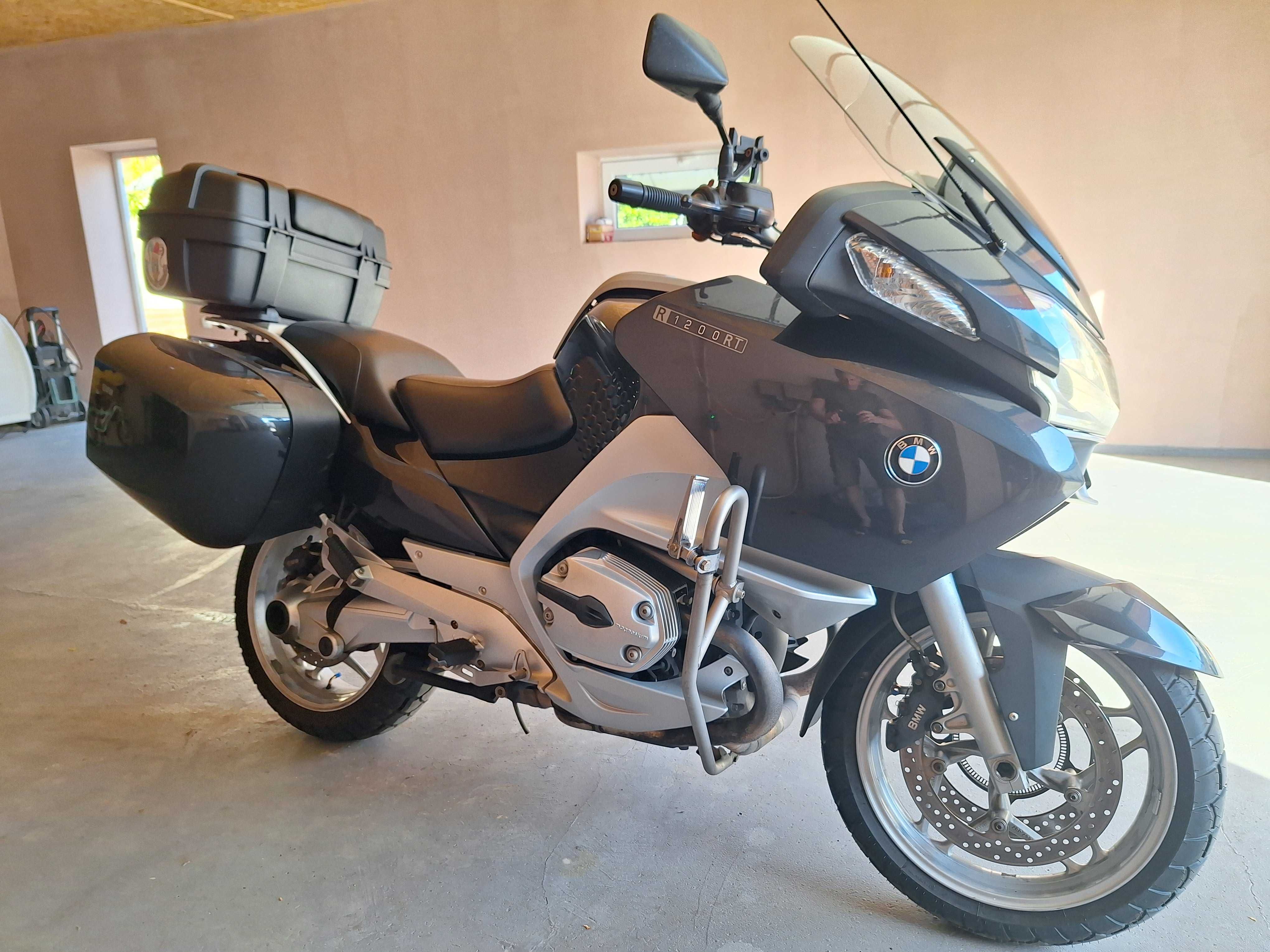 Продам свой ухоженный мот  BMW R1200 RT