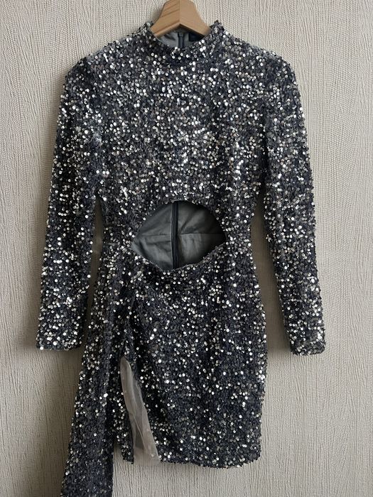 Плаття в паєтку сіре