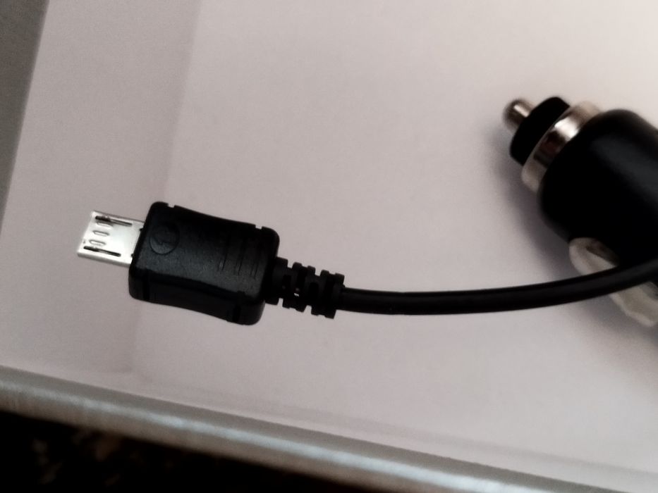 Ładowarka samochodowa stary wtyk do smartfona