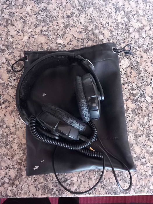 Auscultadores Sennheiser HD 215