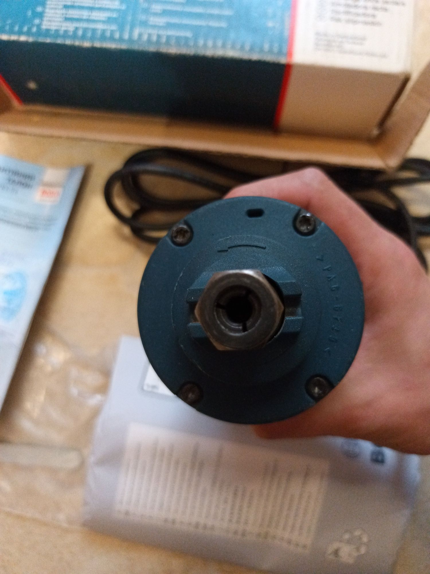 Фрезер BOSCH GGS 27C 600W 12000 - 27000 об/хв 6мм  Новий Оригінал Рідк