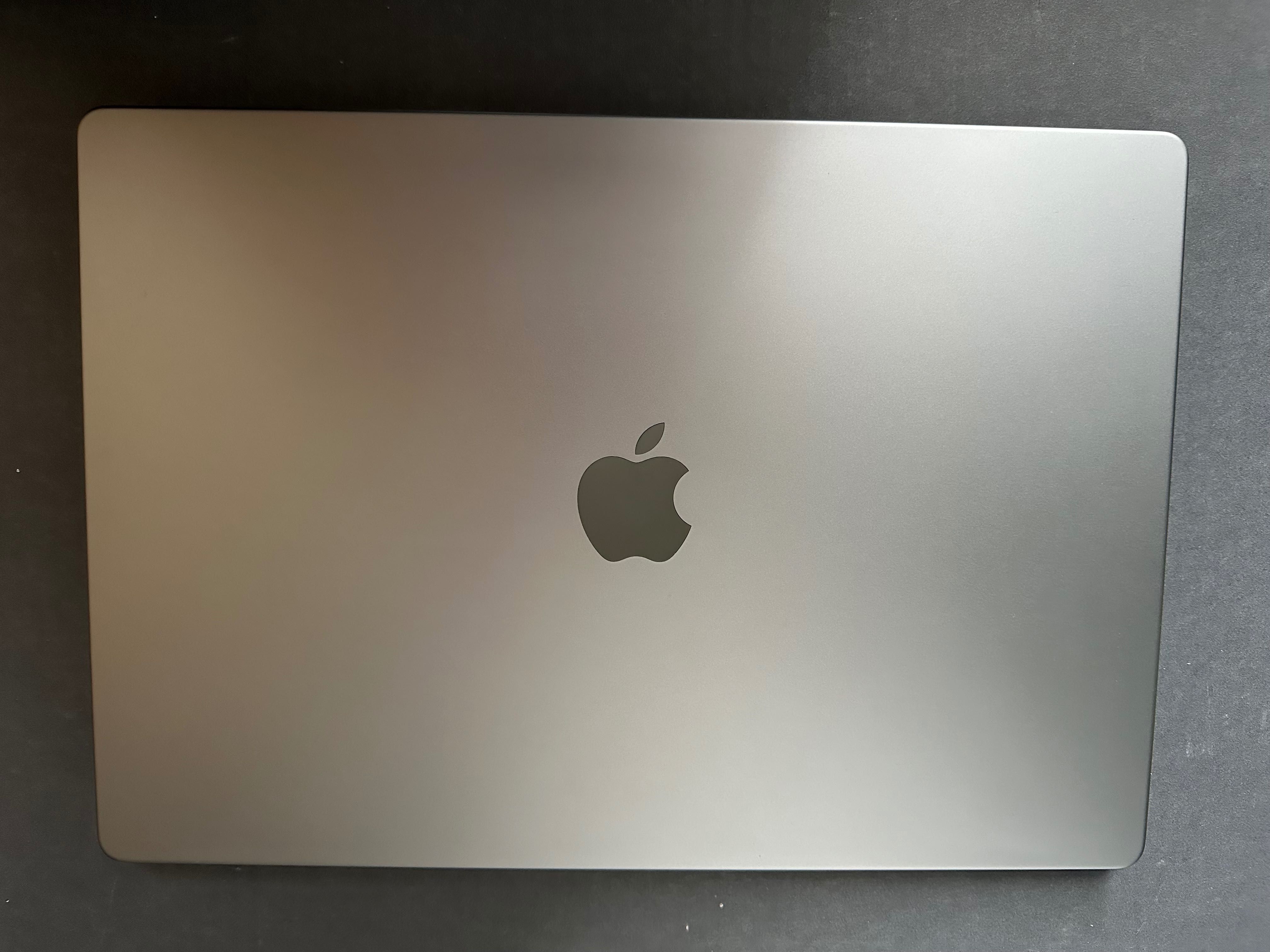 Demon Prędkości MacBook Pro 16" / M1 Pro / 16GB / 1TB / Stan idealny