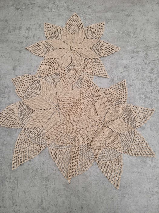 Dois conjuntos de panos em croché bege novos