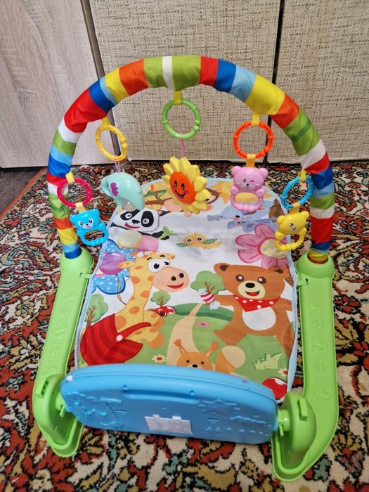 Дитячі розвиваючі ігрові килимки