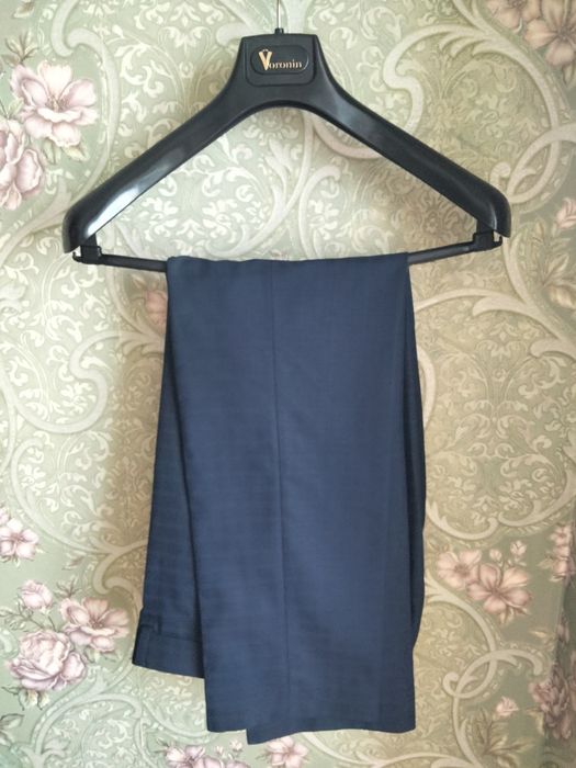 Костюм темно-синій, в клітинку Voronin