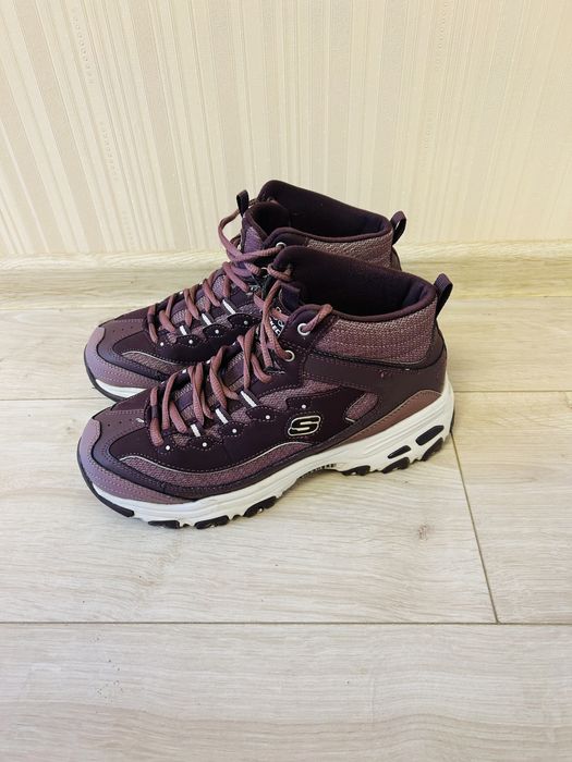 Кросівки утеплені жіночі оригінал Skechers в чудовому стані