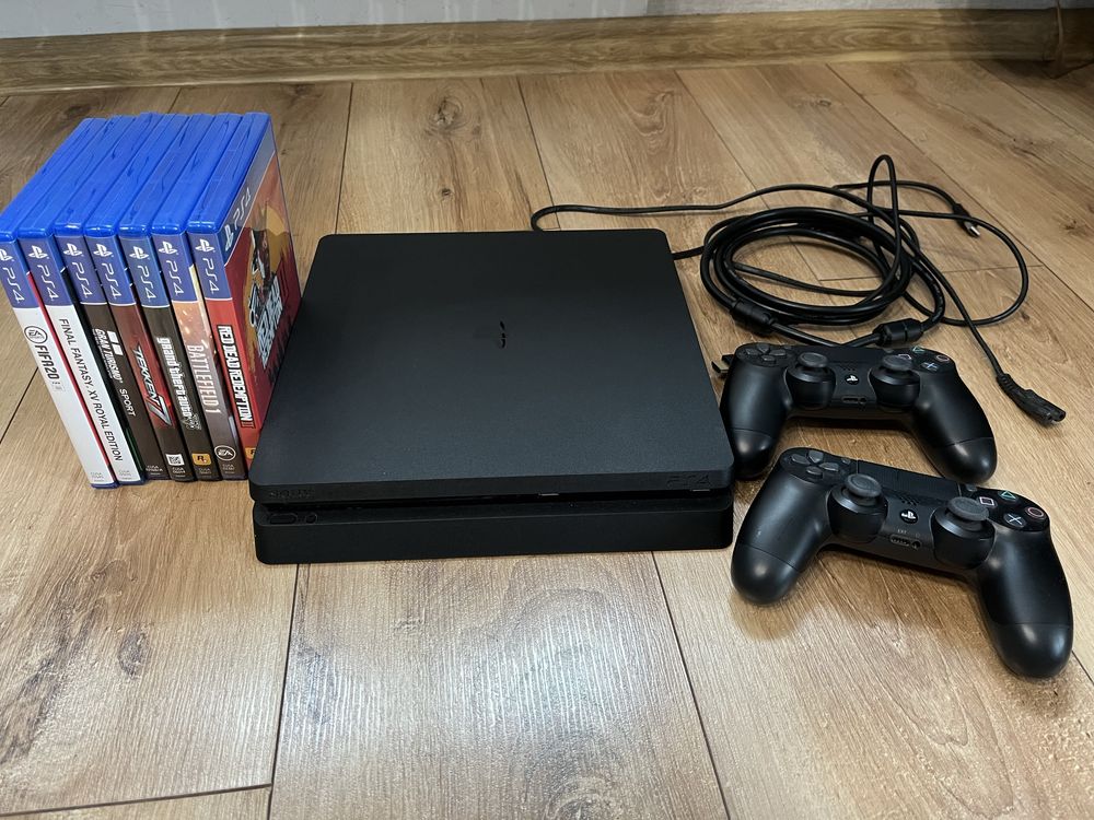 Konsola PS4 Slim 1TB 2 pady i zestaw gier