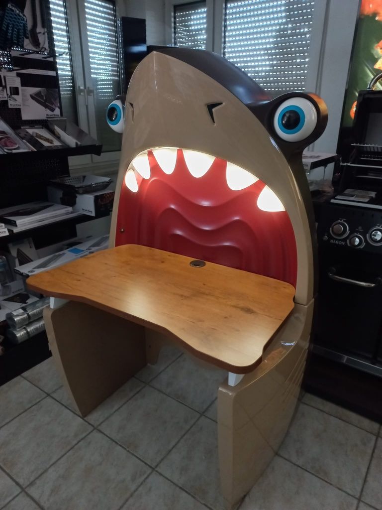 Fantastyczne biurko dla dziecka Rekin Pirate CILEK podświetlane zęby