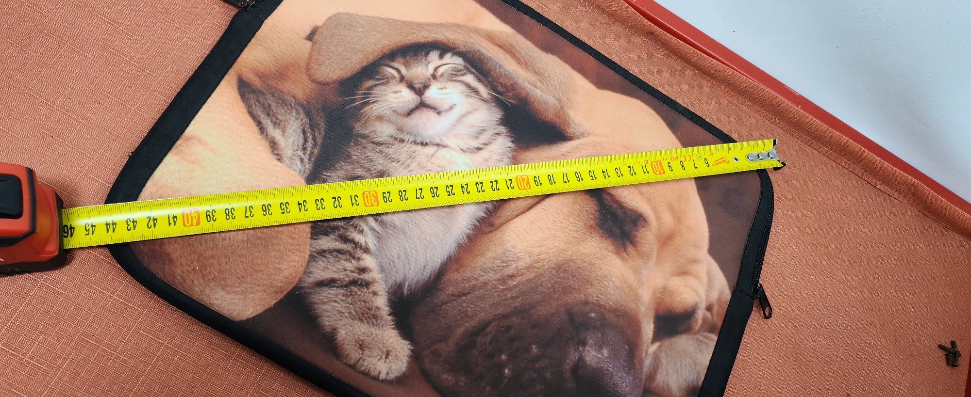Etui na tablet laptop