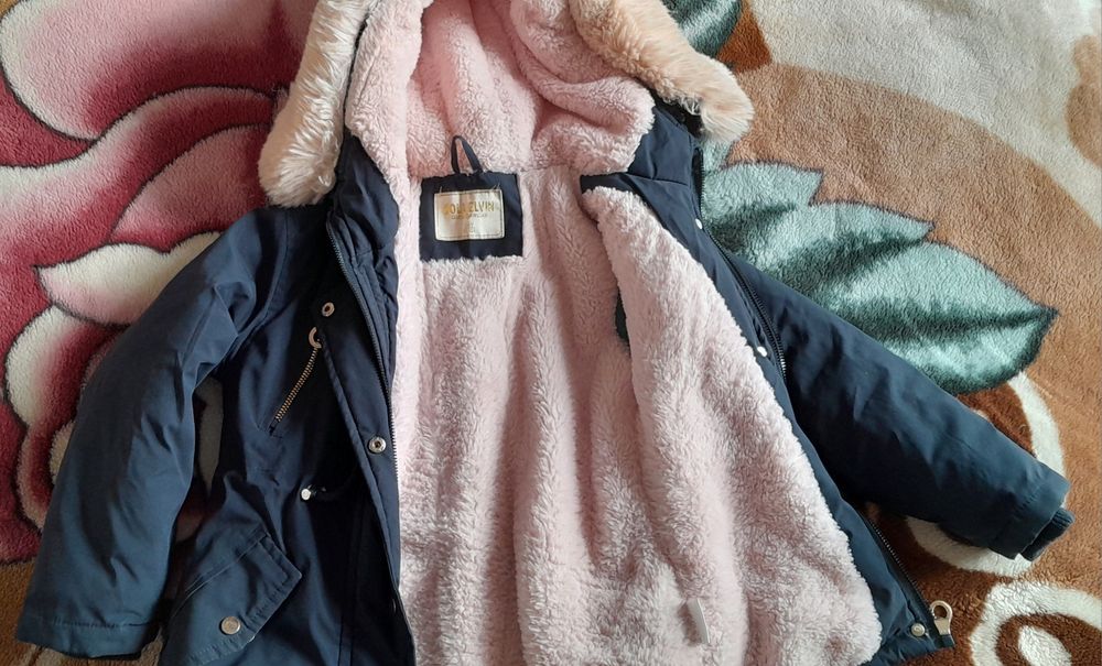 Зимова куртка для дівчинки