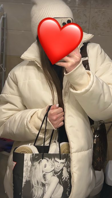 Куртка жіноча біла