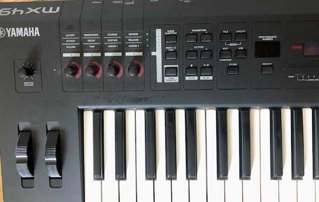 Vendo Sintetizador Yamaha MX49