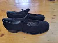 Чорні замшеві туфлі