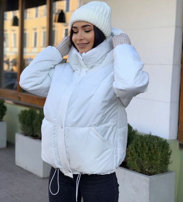 Курточка зимова біла матова